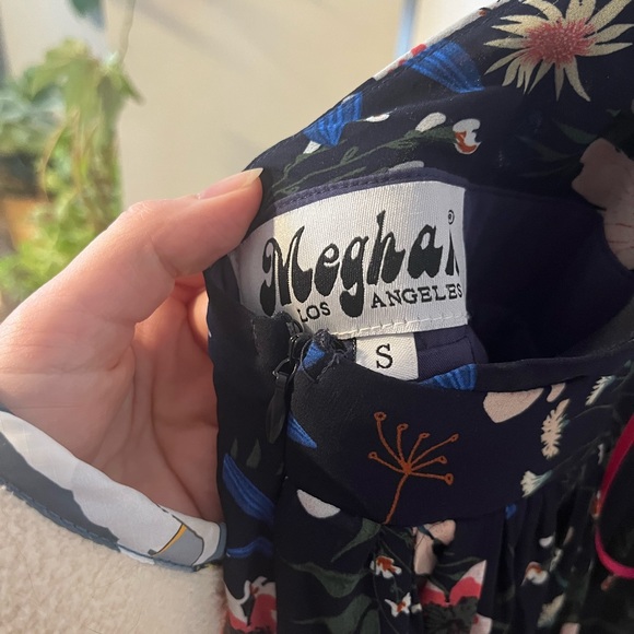 Meghan LA Enchanted Garden Maxi in Wildflower Navy Plunging V-Neckline Bra Cups - Picture 6 of 6